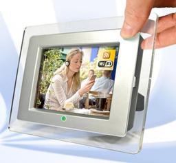 CSR и Telechips добавляют Интернет-радио в фоторамку с Wi-Fi